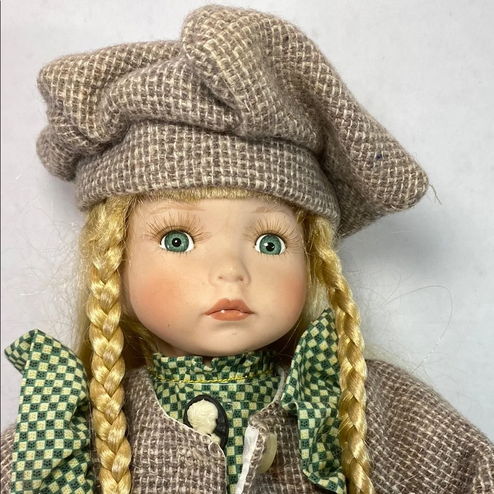 Vintage 2001 Angelina Collection‎ Green and Brown Doll with Accessory